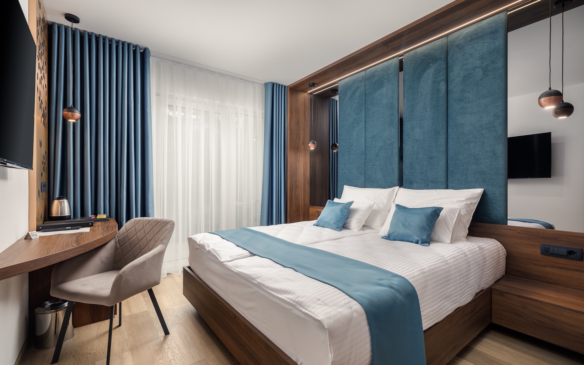 Deluxe Family Suites