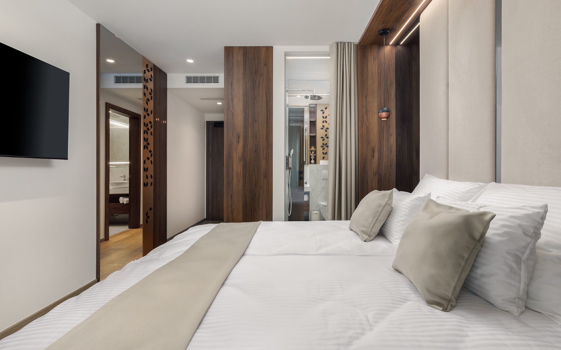 Deluxe Rooms